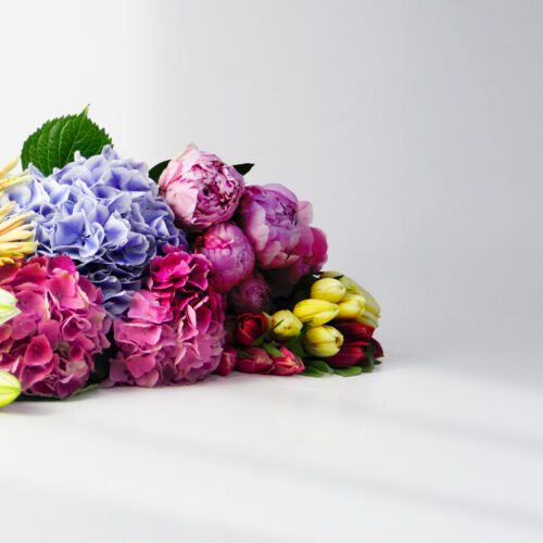 How to Order Flowers Online in Dubai: Tips for Finding Fresh Bouquets & Free Delivery
