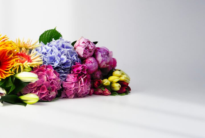 How to Order Flowers Online in Dubai: Tips for Finding Fresh Bouquets & Free Delivery